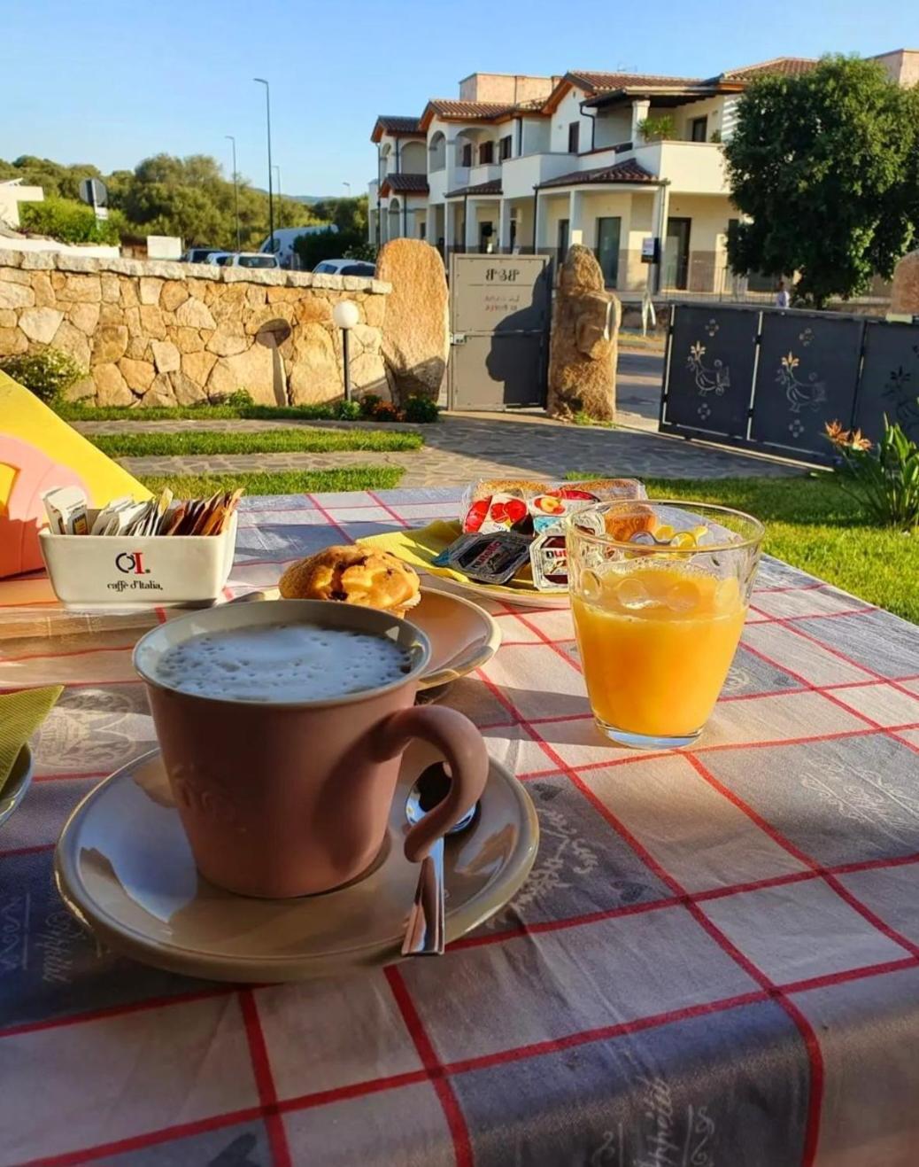 La Casa Di Sofia Hotel Olbia Luaran gambar